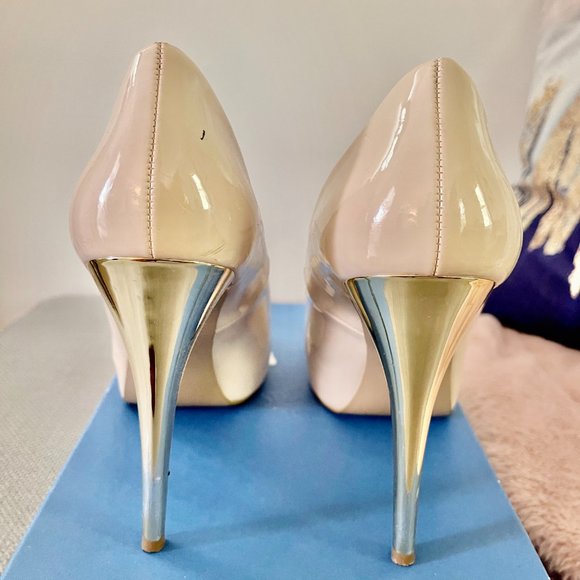 Gold Heel Platform Pump - Picture 2 of 3